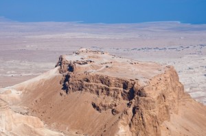 Birdseye-Ansicht-von-Masada-Festung-Israel-485x728